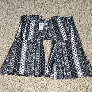 Windsor Black and White Patterned Womens Bell Bottom Leggings